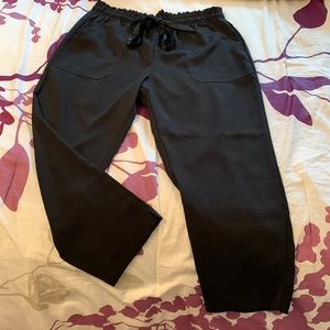 Zara black pants with tie waist in size XL. Front pockets